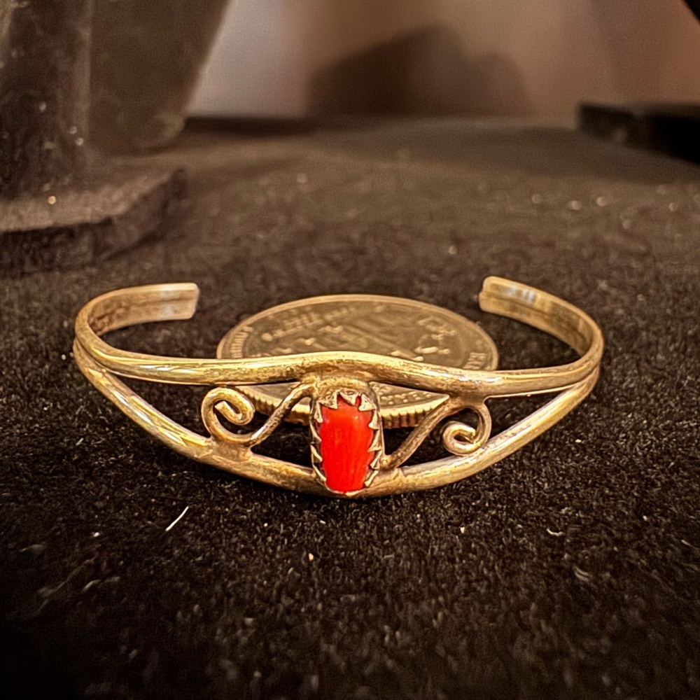 Elegant sterling silver Native American made cuff for child Red‎  coral